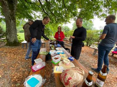 Vesperpause bei der Sommerwanderung auf dem Himmelreich
